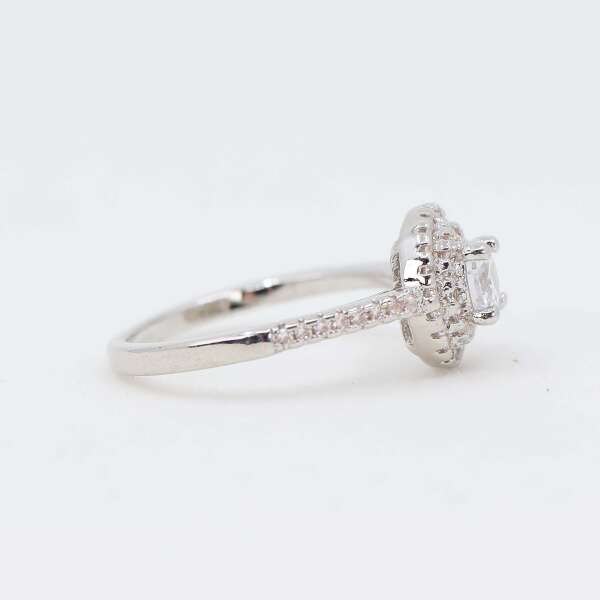 Kristy - Divine Ring: A Luxury Accessory for Every Occasion!