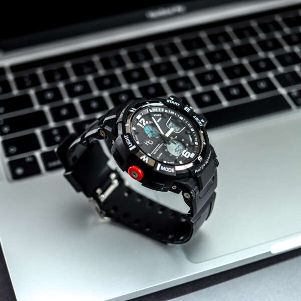 Hector Army - Men's Sports Watch: Elegance and Military Style in One Device!