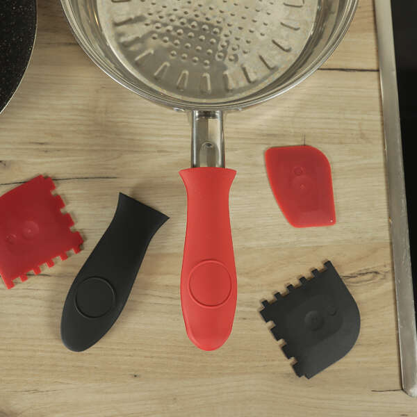 Toccario - Kitchen Scraper and Handle Cover Set: Safety and Comfort in Cooking!