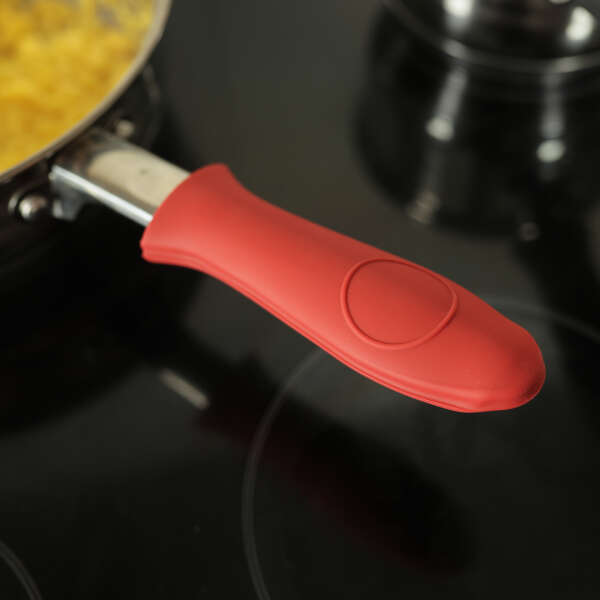 Toccario - Kitchen Scraper and Handle Cover Set: Safety and Comfort in Cooking!