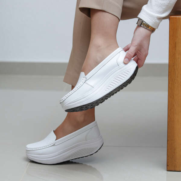 WalkPro - Comfortable Shoes: Correct Your Posture with Style!