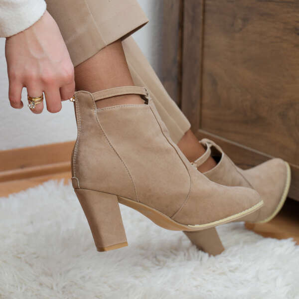 Samantha - Modern Boots: Style and Comfort for Every Occasion!