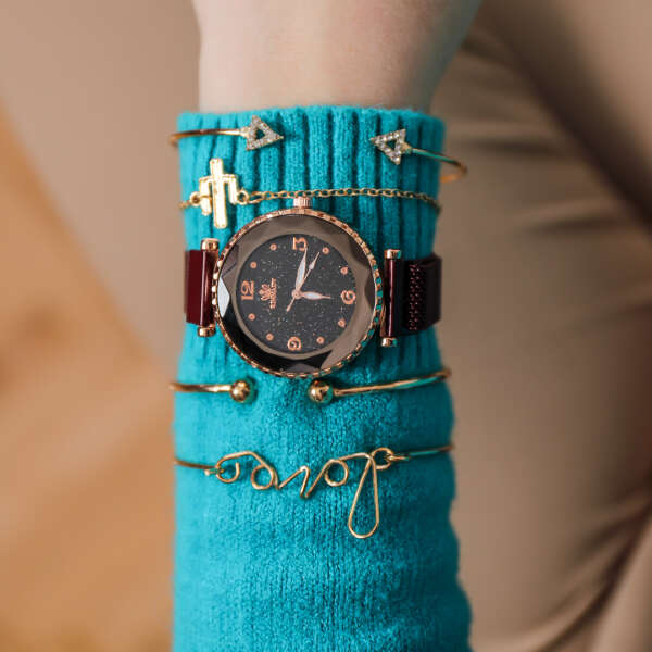 Heily - Luxury Bracelet and Watch Set: Add a Charming Flair to Your Style!