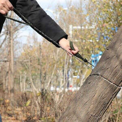 Hoggs - Chain Saw with Handle: Efficiency and Portability for Wood Cutting!