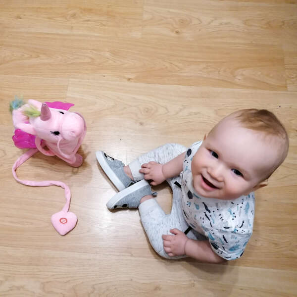 Manyasha - Walking Unicorn Toy: Magic and Fun for Kids!