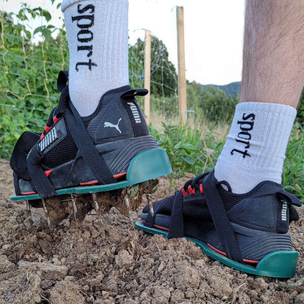 Ballatir - Soil Aeration Shoes - Improve Your Garden!