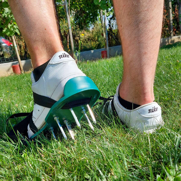 Ballatir - Soil Aeration Shoes - Improve Your Garden!