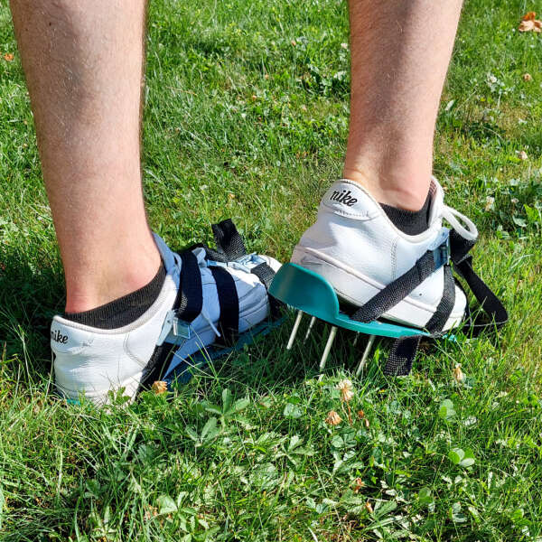 Ballatir - Soil Aeration Shoes - Improve Your Garden!