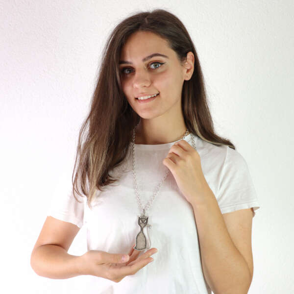 Gatta - Modern Cat Pendant Necklace: Express Your Love for Cats!