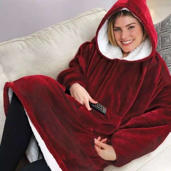 Fluffy - Cozy Hooded Blanket: Warm Hug for the Whole Family!