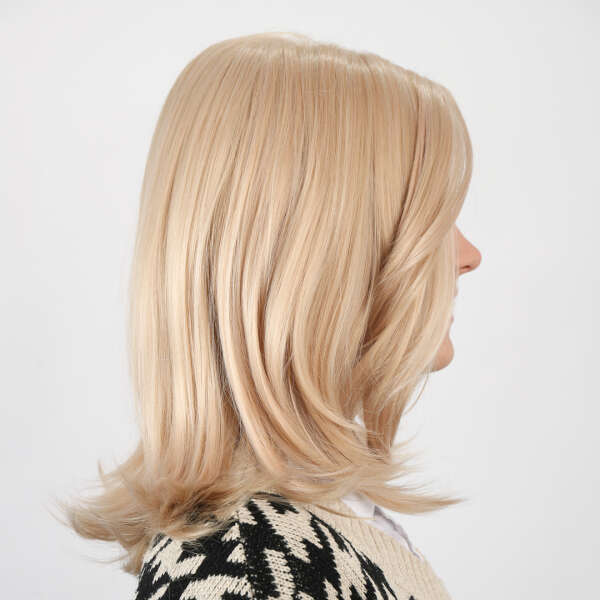 Eleanore - Voluminous Platinum Blonde Wig for a Quick Transformation!