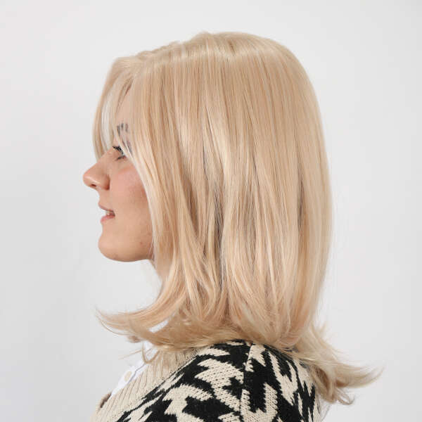 Eleanore - Voluminous Platinum Blonde Wig for a Quick Transformation!