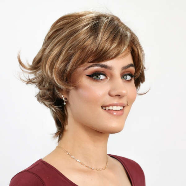 Loana - Professional Style Layered Wig: An Elegant Solution for Colored Hair!