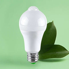 InstaLuce - Set of 3 LED Bulbs with Motion Sensor: Smart and Practical Lighting!