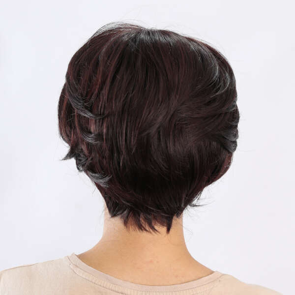 Linta - Short Shiny Wig: Instant Volume and Style!