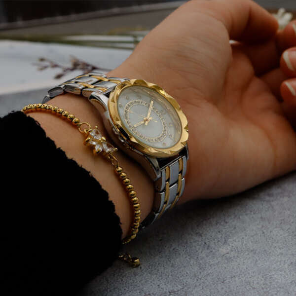 Livia - Luxury Watch: Elegance and Style in Every Detail!