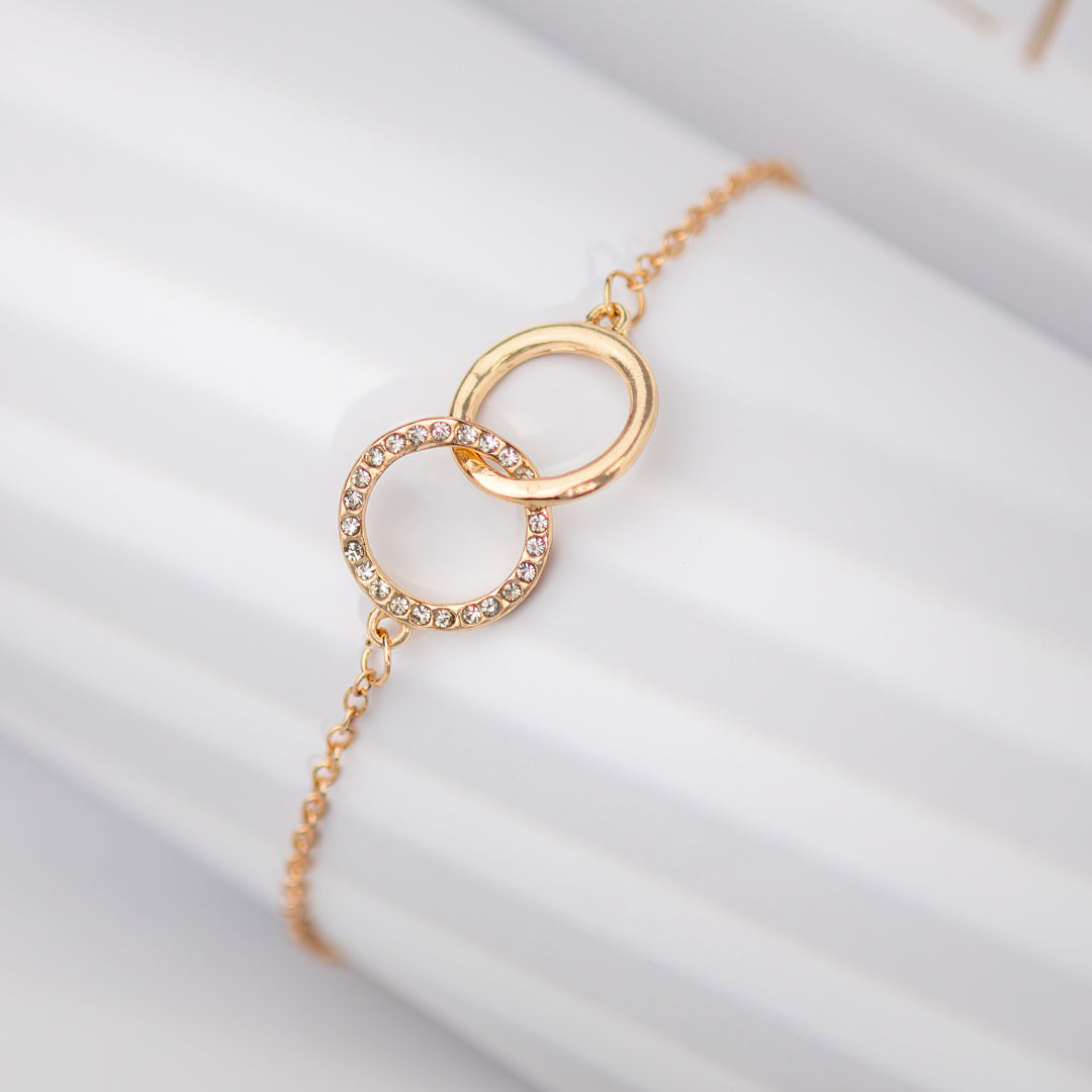 Tiarra - Delicate Bracelet: Simple and Unique Elegance!