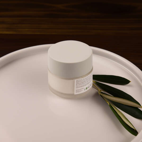 Moist Balm - Natural Formula with Nourishing Oils for Your Skin!