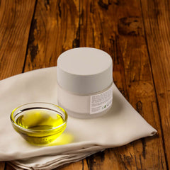 Moist Balm - Natural Formula with Nourishing Oils for Your Skin!