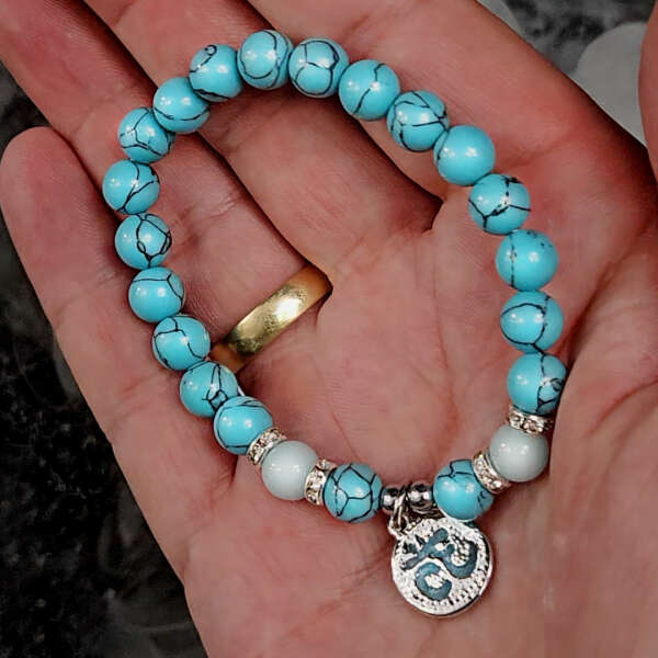 Fortuna - Turquoise Bracelet with Luminous Beads: Harmony and Elegance in Every Moment!