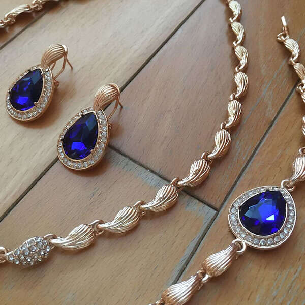 Yellty - Elegant Jewelry Set: Gold and Royal Blue Charm!