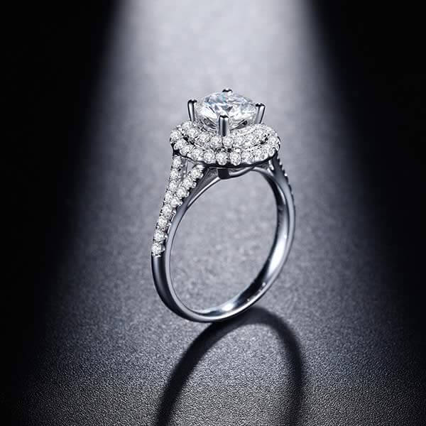 Kristy - Divine Ring: A Luxury Accessory for Every Occasion!