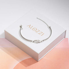 Charmissa - Elegant Bracelet with the Symbol of Endless Love!