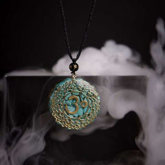 Nadia - Reiki Necklace with Pendant: Equipped with Tiger's Eye or Turquoise for Energetic Harmony!