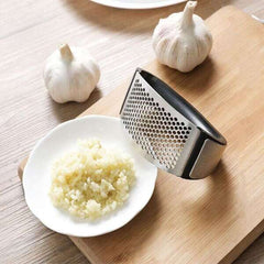 Garlico - Innovative Garlic Press: Fast and Efficient Cutting!