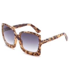 Gracia - Extravagant Sunglasses: Seduce and Delight with Style!