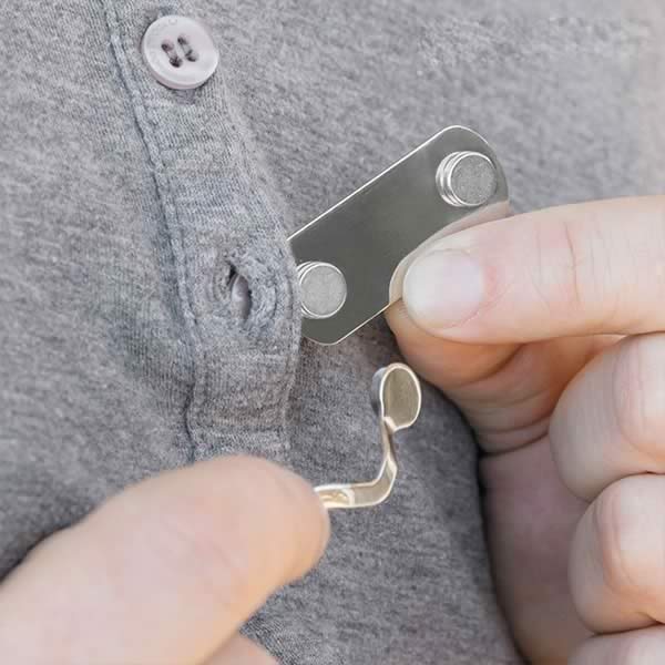 Gemic - Magnetic Glasses Holder: Easily Accessible and Protected!